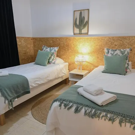 Near The -3bed -2bath -wifi Apartment